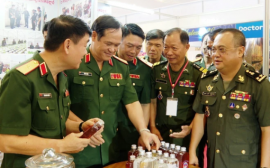 Thúc đẩy quan hệ hợp tác quốc phòng, kinh tế Việt Nam-Campuchia
