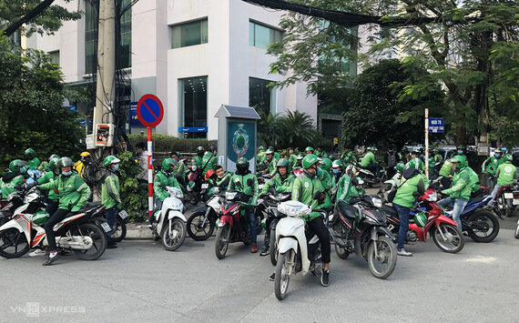 Hàng loạt tài xế GrabBike đình công