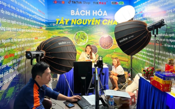 Xây dựng dự thảo Luật Thương mại điện tử, trình Quốc hội tại kỳ họp cuối năm
